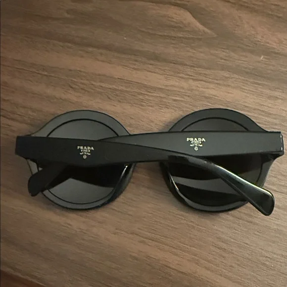 Authentic Prada SPR 11U Sunglasses - Picture 4 of 8